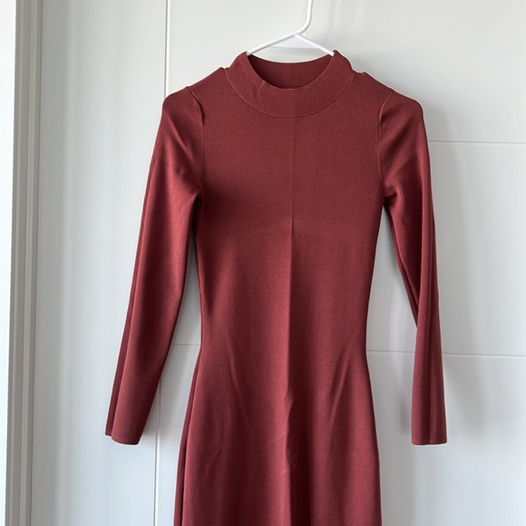 Babaton Knit Dress - Picture 2 of 6